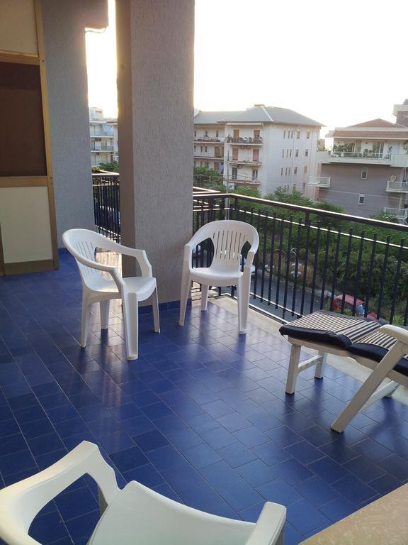 Le Giarette Apartment Чефалу Стая снимка